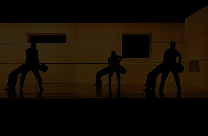 
		<h1>2005</h1>
		<h2>Rebound</h2>
		<h5>gezelschap - gesellschaft - company</h5>
		<h3>Conny Janssen Danst</h3>
		<h4>Rotterdam, Nederland</h4>
		<h5>choreografie - choreographie - choreography</h5>
		<p>Conny Janssen</p>
		<h5>licht - licht - light</h5>
		<p>Remko van Wely</p>
		<h5>kostuums - kostüme - costumes</h5>
		<p>Babette van den Berg</p>
		<h5>decor - bühne - stage</h5>
		<p>Thomas Rupert</p>